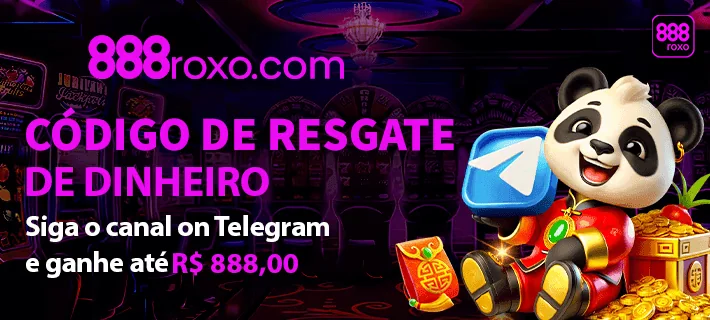 Usuário navegando no app 888roxo.com com facilidade